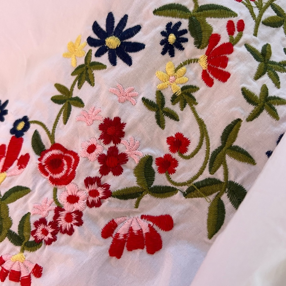 Embroidered button down - Picture 3 of 4